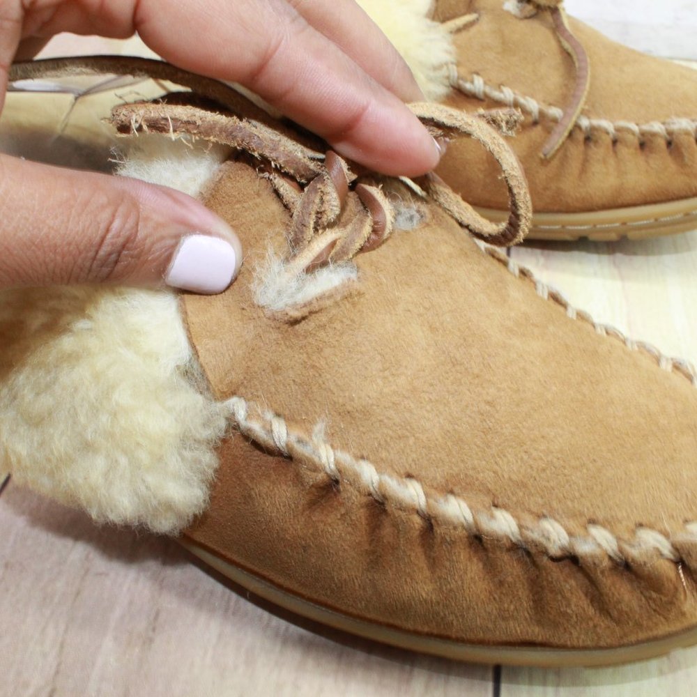 LL Bean Wicked Good Brown Suede Shearling Lined Moccasin Slippers Size 7 Medium - Picture 9 of 10